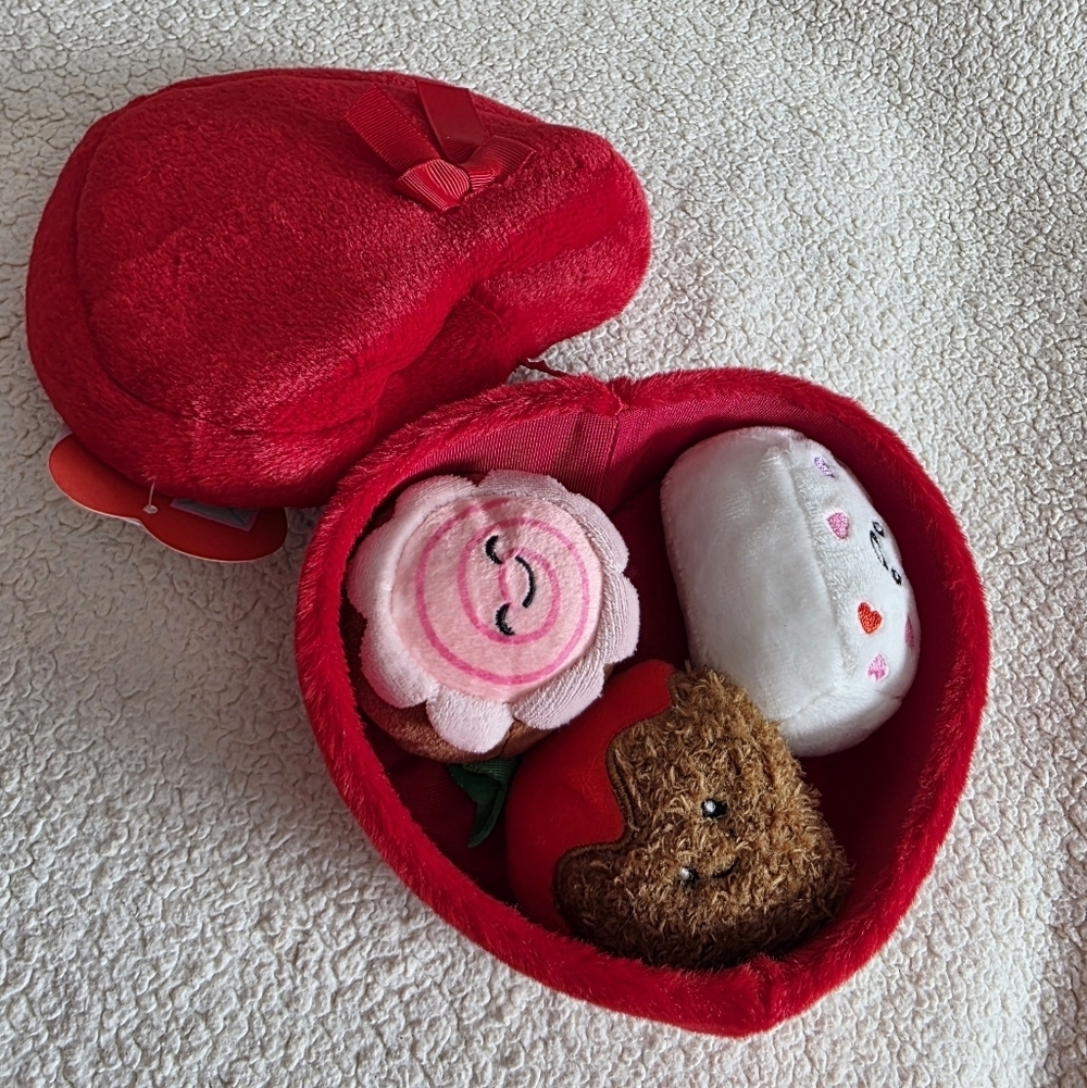 NWT Target 2026 Valentine's day 6" Chocolate Box Plush 4pc gift set / kid's toy